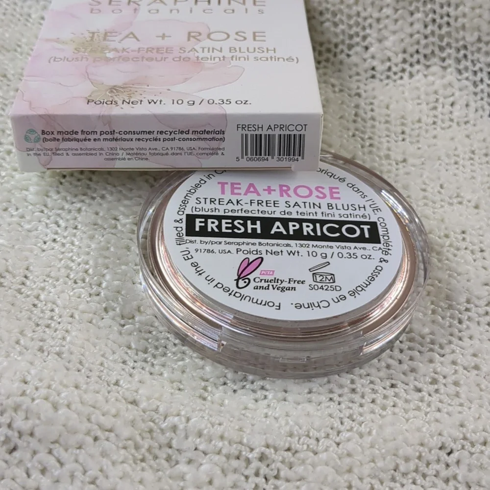 Seraphine Botanicals Tea + Rose Blush in Fresh Apricot, 10g/0.35oz